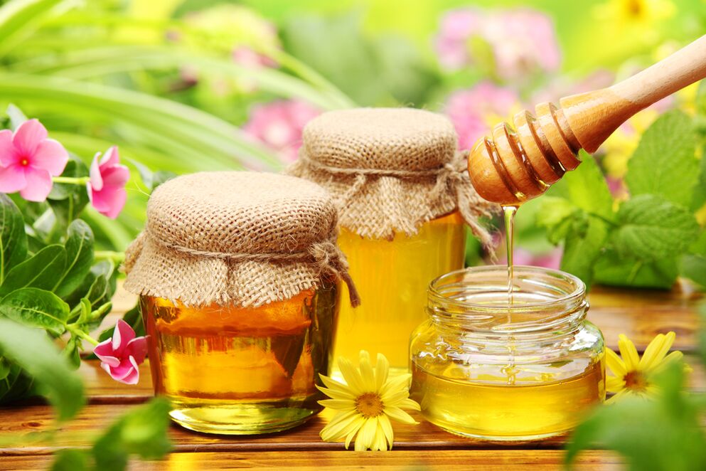 A méz egy népi féreghajtó gyógyszer, amely megszabadul a parazitáktól felnőtteknél és gyermekeknél. 